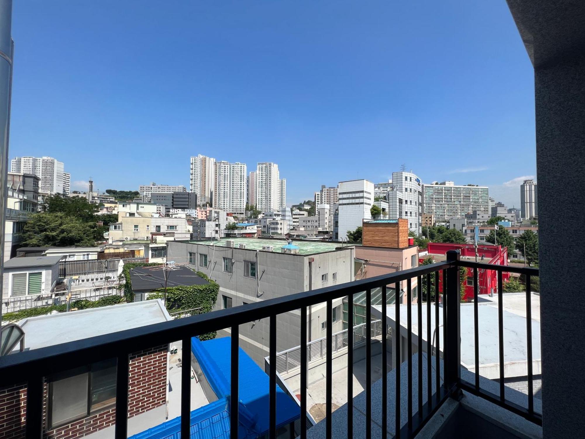 B Apartemen *